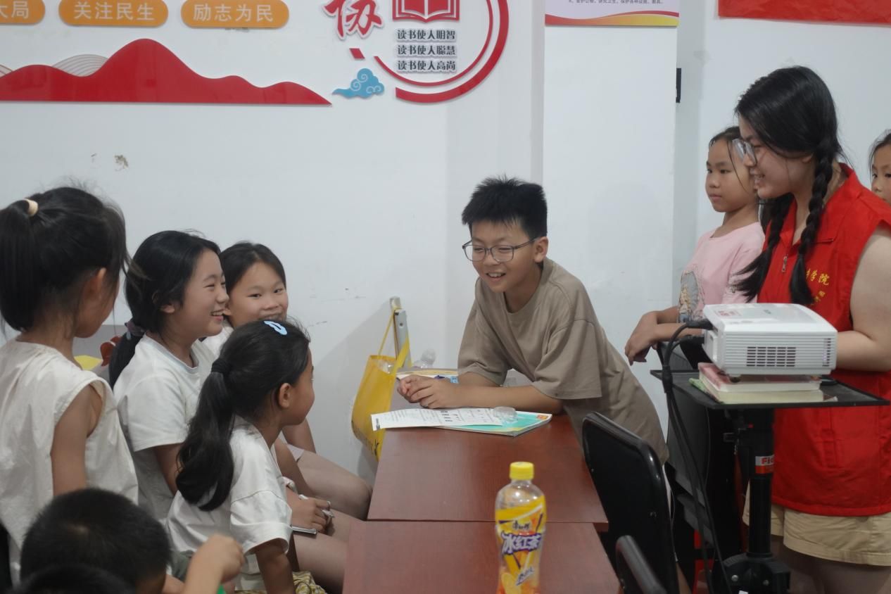 356体育在线官网2026年暑期“三下乡”实践活动（八）——思政润乡土，趣学启童心